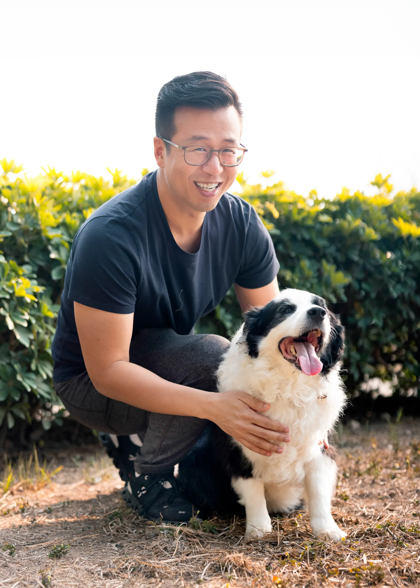 Darryl and Ivy sharing a quiet moment during their Singapore sunrise photography session