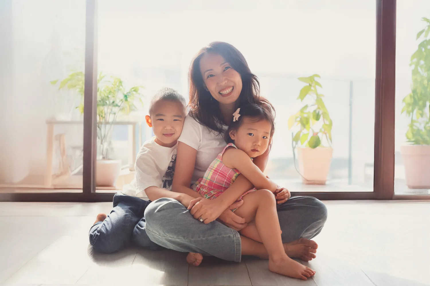 Chelsea indoors with Nathan and Amelia before heading to the beach