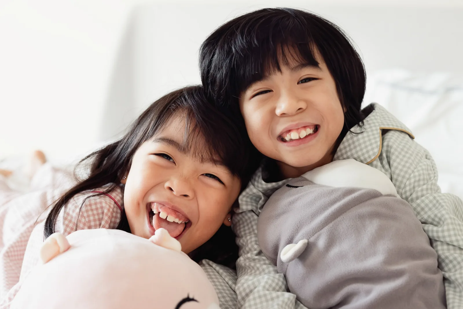 Final family portrait in pyjamas wrapping up their Singapore indoor session