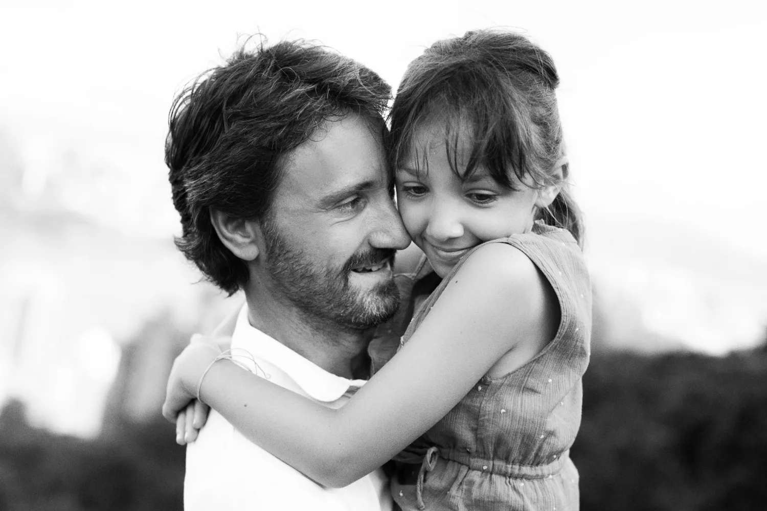 A candid family moment with Laurence, Alex and their daughters at the hidden viewpoint