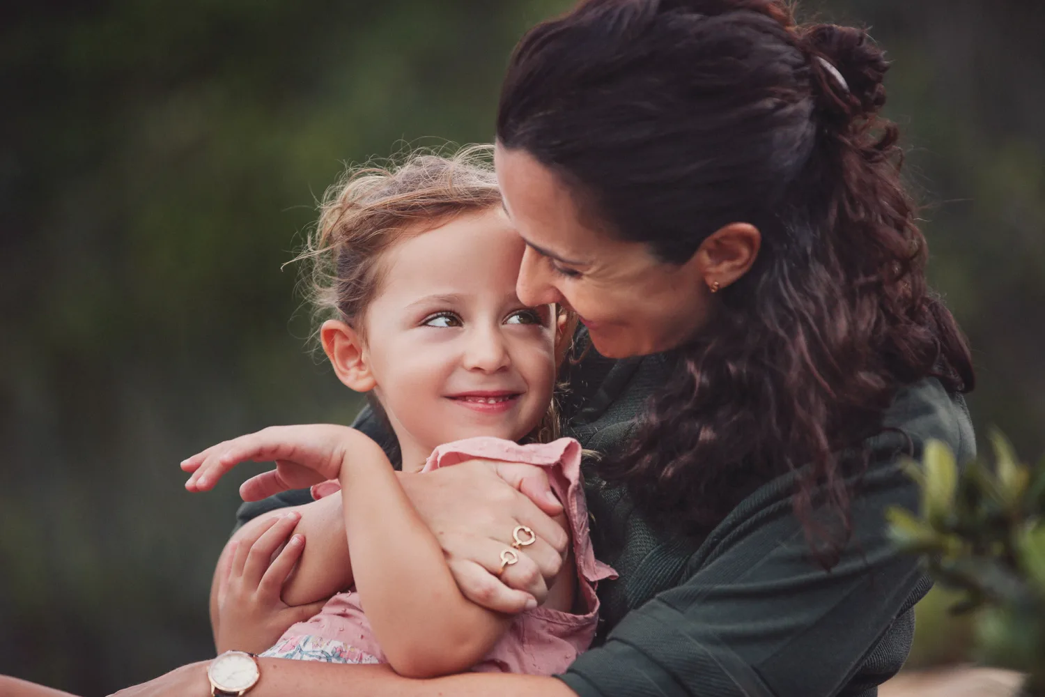 Three sisters together during the Hong Kong family session at the hidden viewpoint