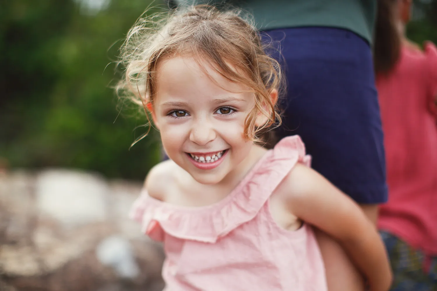 One last family portrait with Laurence, Alex and their daughters at the hidden Hong Kong viewpoint