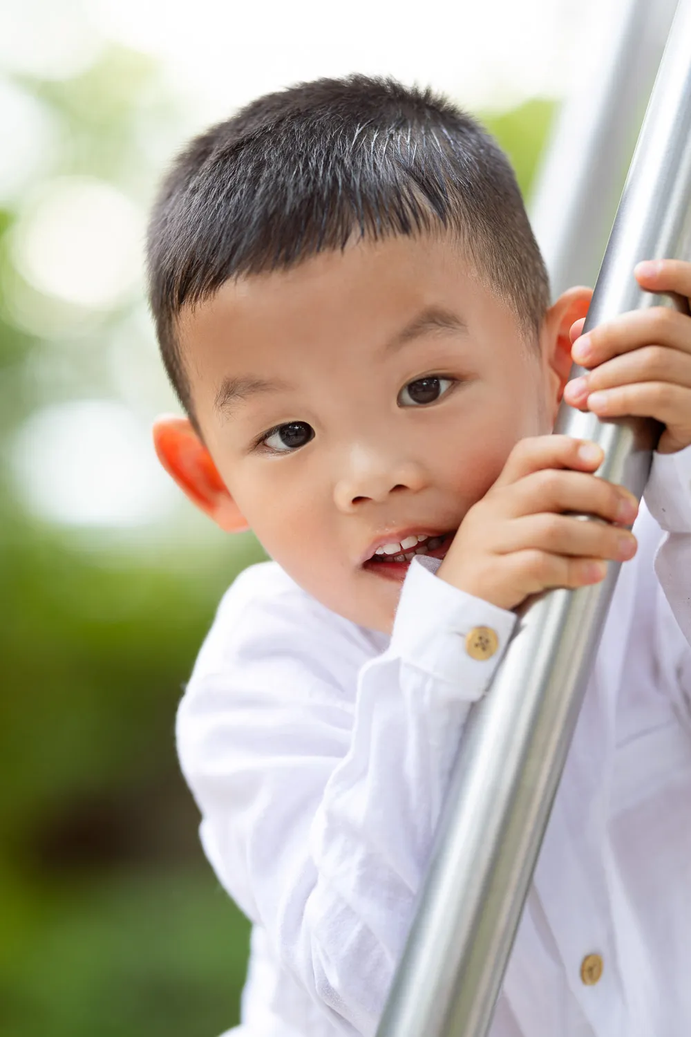 Lucas and Louis running along the Marina Bay boardwalk